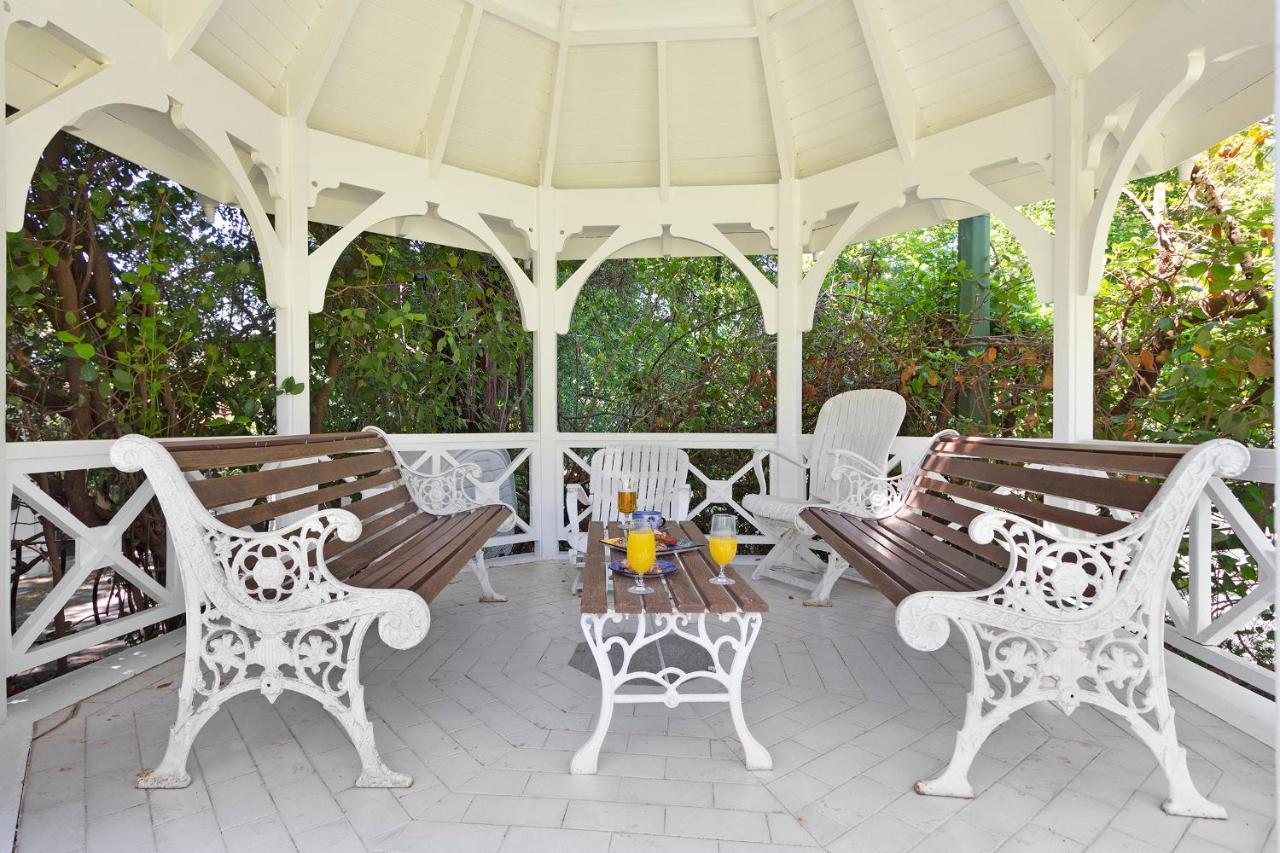 Craiglea Newlands - With Pool & Tennis Court Villa